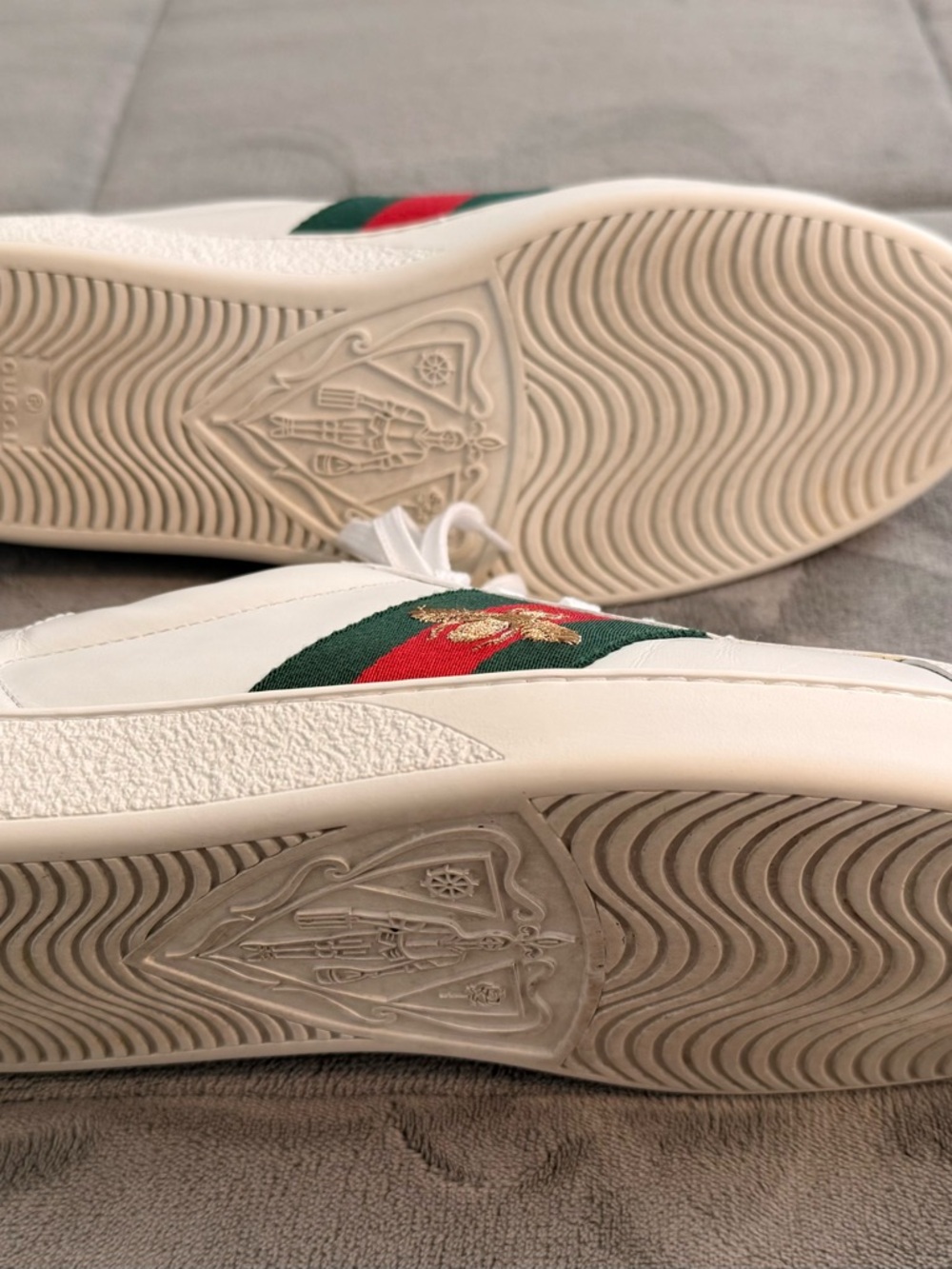Gucci Ace Sneakers Bee
Embroidered White Leather
Collapsible Heel Size US 10.5 - Picture 3 of 7